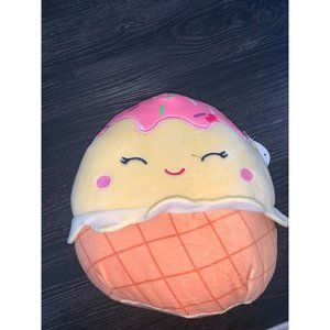 NWT! Clara the Ice Cream Foodie Squishmallow - 8"